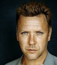Mikael Persbrandt
